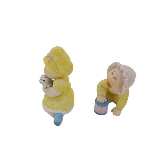 Two Vintage Cabbage Patch Kids Porcelain Figurines Girl with Puppy and Baby - Picture 5 of 10
